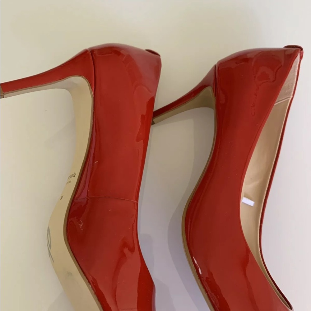 Kate Spade Vida Red Patent Leather Heel Shoe Pump. - Picture 11 of 11